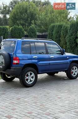 Внедорожник / Кроссовер Mitsubishi Pajero Pinin 2001 в 