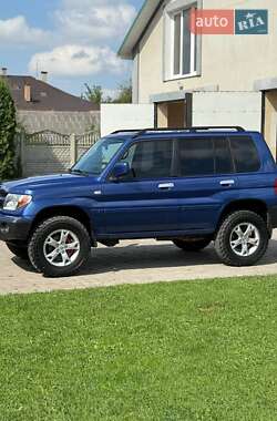 Внедорожник / Кроссовер Mitsubishi Pajero Pinin 2001 в 