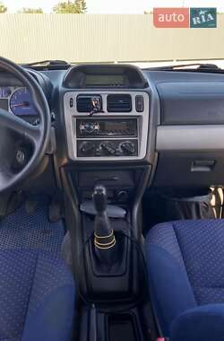 Внедорожник / Кроссовер Mitsubishi Pajero Pinin 2002 в 
