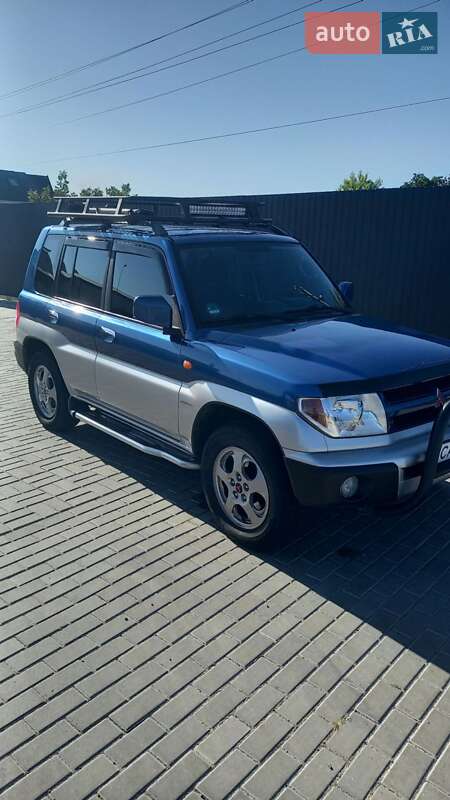 Внедорожник / Кроссовер Mitsubishi Pajero Pinin 2002 в 