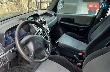 Внедорожник / Кроссовер Mitsubishi Pajero Pinin 2002 в 
