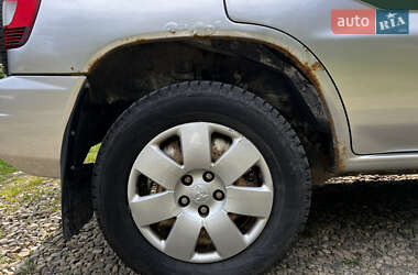 Внедорожник / Кроссовер Mitsubishi Pajero Pinin 2002 в 