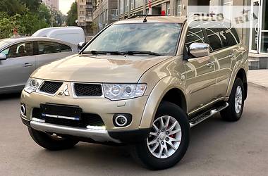 Внедорожник / Кроссовер Mitsubishi Pajero Sport 2010 в Киеве