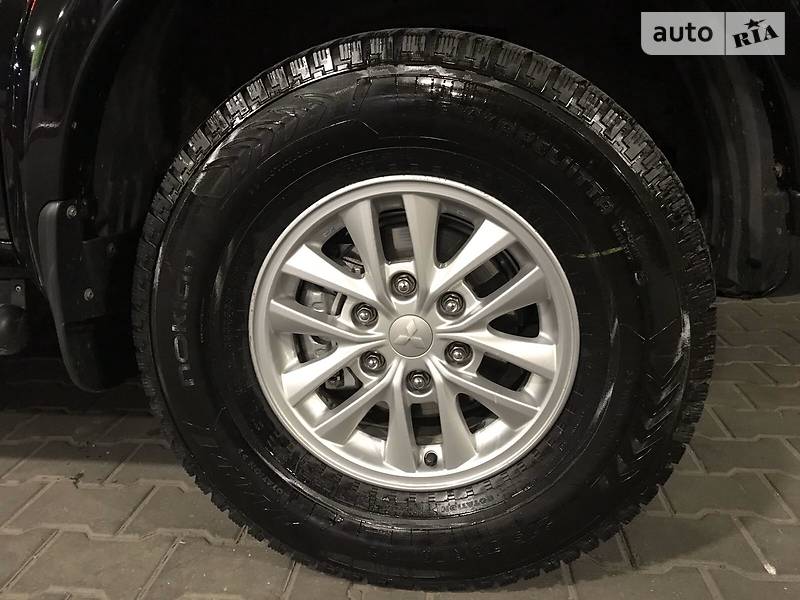 Позашляховик / Кросовер Mitsubishi Pajero Sport 2013 в Одесі