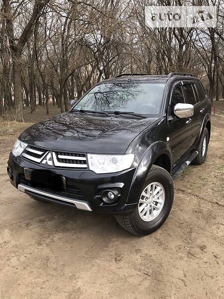Позашляховик / Кросовер Mitsubishi Pajero Sport 2013 в Одесі