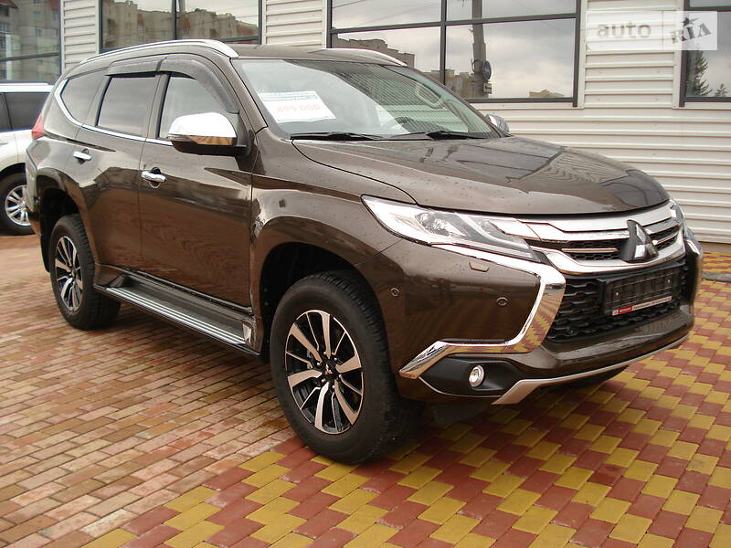 Позашляховик / Кросовер Mitsubishi Pajero Sport 2018 в 