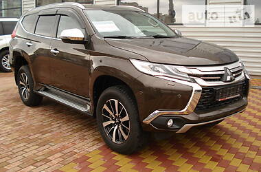 Позашляховик / Кросовер Mitsubishi Pajero Sport 2018 в 