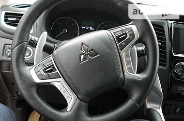 Позашляховик / Кросовер Mitsubishi Pajero Sport 2018 в 