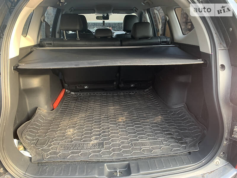 Позашляховик / Кросовер Mitsubishi Pajero Sport 2016 в Ужгороді