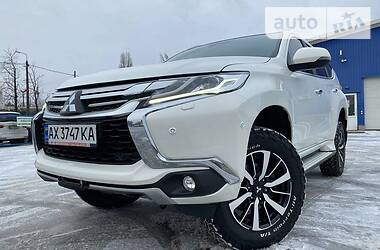 Внедорожник / Кроссовер Mitsubishi Pajero Sport 2017 в Киеве