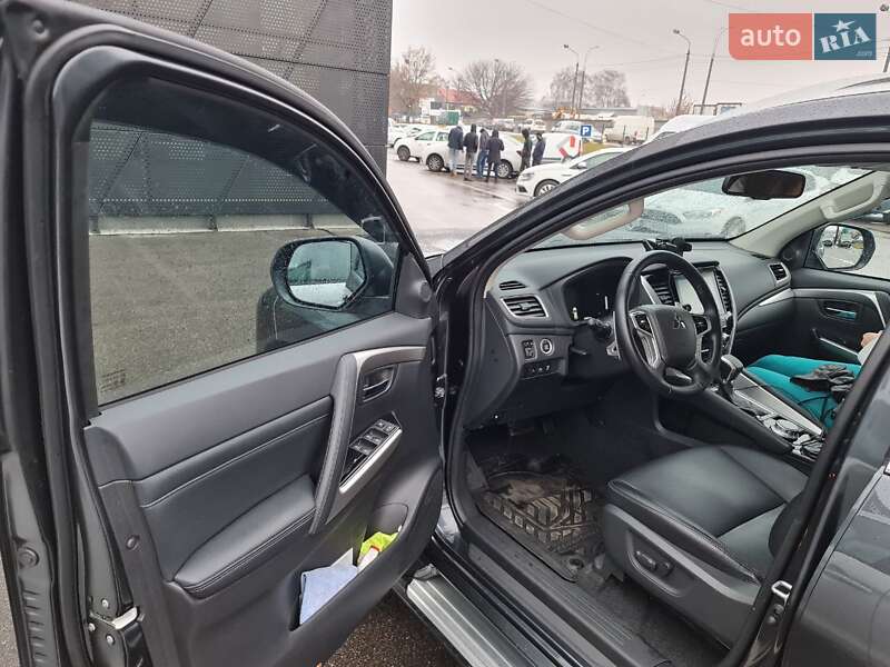 Внедорожник / Кроссовер Mitsubishi Pajero Sport 2020 в Киеве