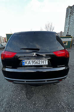 Внедорожник / Кроссовер Mitsubishi Pajero Sport 2012 в Киеве