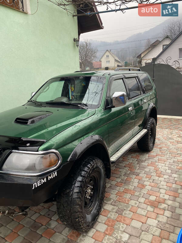 Mitsubishi Pajero Sport 2000