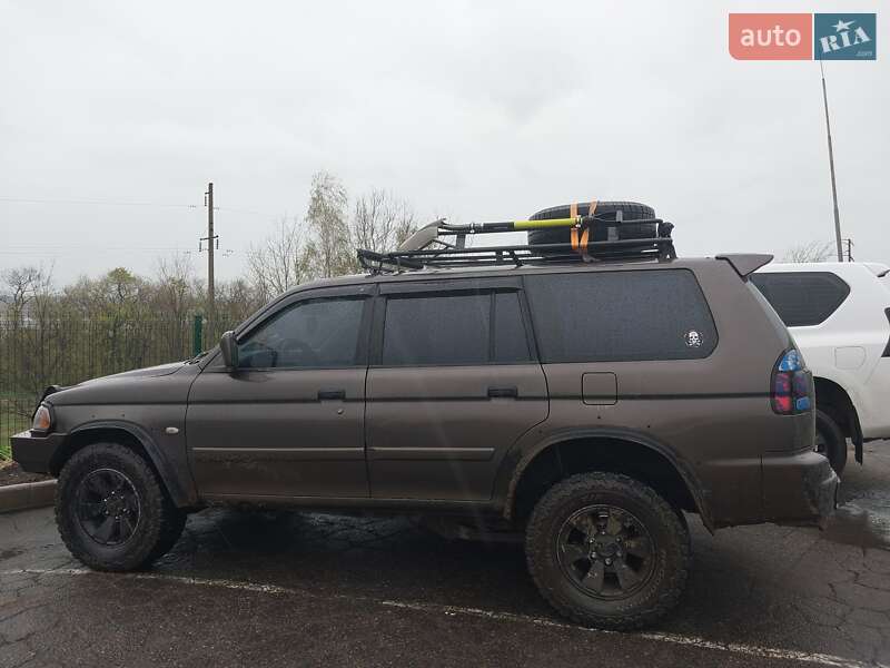 Mitsubishi Pajero Sport 2005