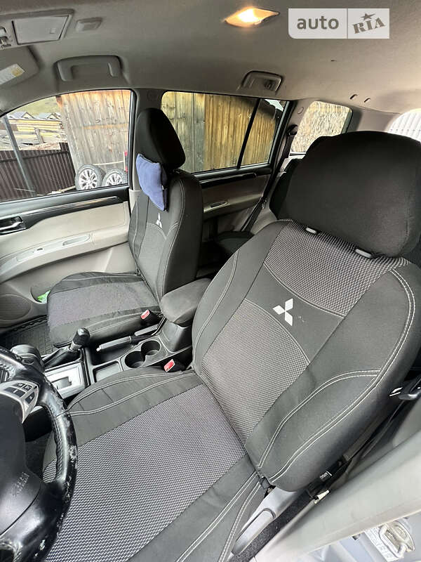 Позашляховик / Кросовер Mitsubishi Pajero Sport 2014 в Міжгір'ї
