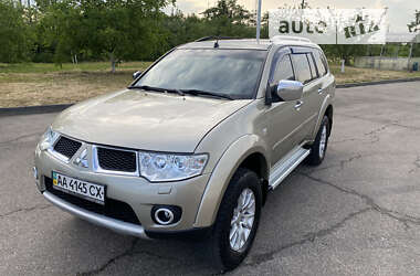 Внедорожник / Кроссовер Mitsubishi Pajero Sport 2011 в 