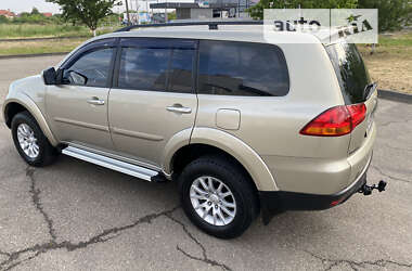 Внедорожник / Кроссовер Mitsubishi Pajero Sport 2011 в 