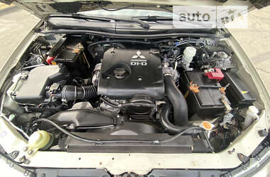 Внедорожник / Кроссовер Mitsubishi Pajero Sport 2011 в 