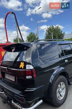 Внедорожник / Кроссовер Mitsubishi Pajero Sport 2000 в 