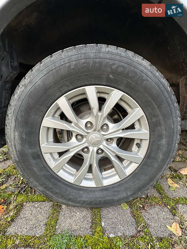 Позашляховик / Кросовер Mitsubishi Pajero Sport 2014 в Турці