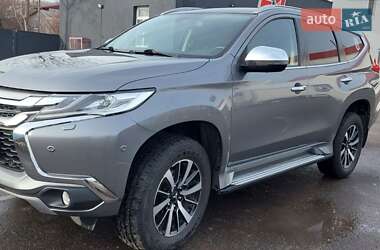 Внедорожник / Кроссовер Mitsubishi Pajero Sport 2018 в Измаиле