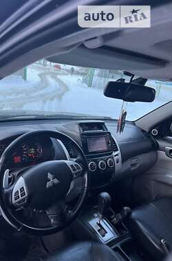 Позашляховик / Кросовер Mitsubishi Pajero Sport 2013 в Сумах