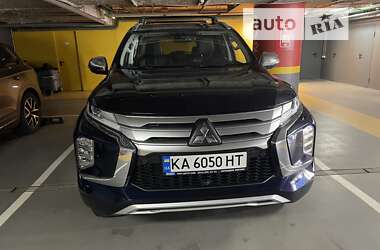Позашляховик / Кросовер Mitsubishi Pajero Sport 2021 в Києві