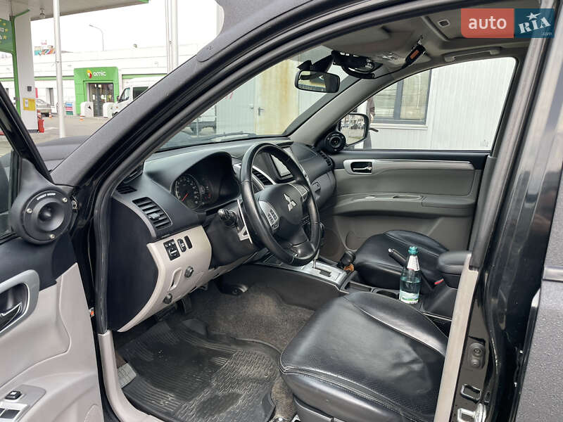 Внедорожник / Кроссовер Mitsubishi Pajero Sport 2010 в Запорожье