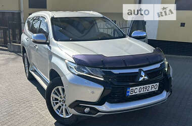 Позашляховик / Кросовер Mitsubishi Pajero Sport 2017 в Львові