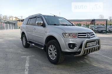 Внедорожник / Кроссовер Mitsubishi Pajero Sport 2013 в Хмельницком