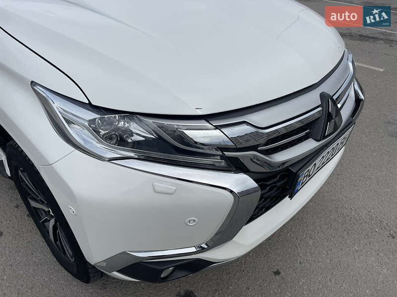 Позашляховик / Кросовер Mitsubishi Pajero Sport 2017 в Івано-Франківську