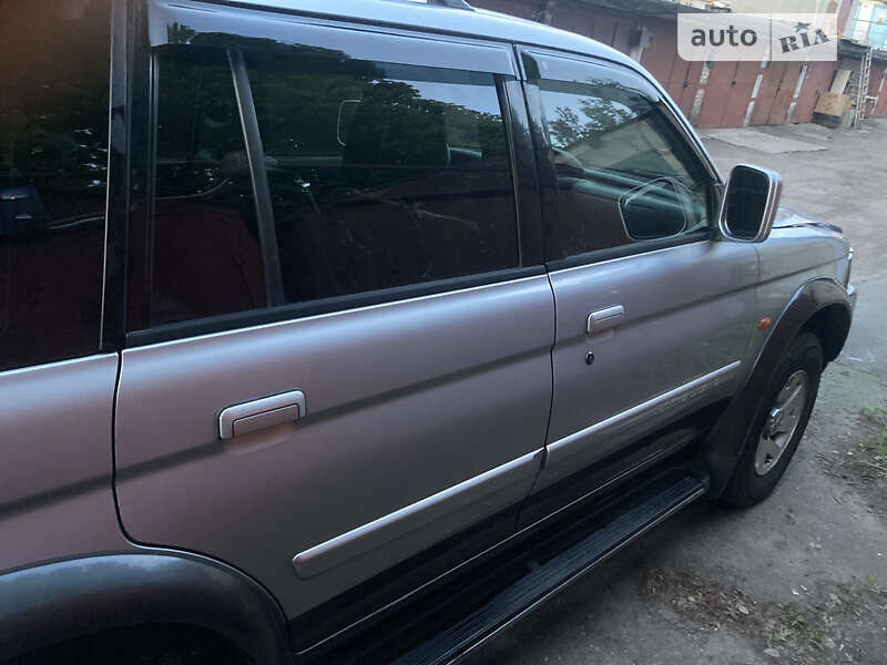 Внедорожник / Кроссовер Mitsubishi Pajero Sport 2004 в Киеве