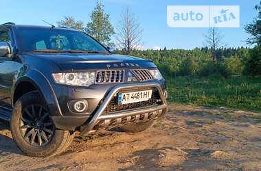 Внедорожник / Кроссовер Mitsubishi Pajero Sport 2012 в Богородчанах