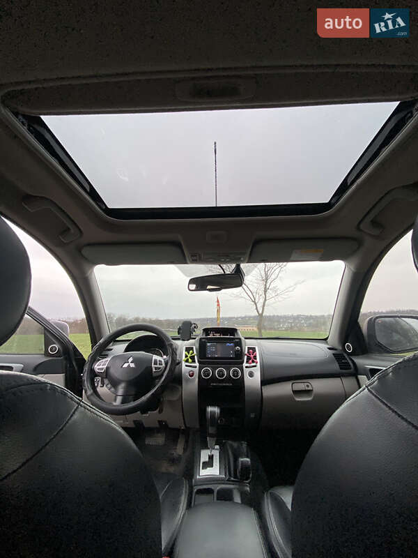 Позашляховик / Кросовер Mitsubishi Pajero Sport 2013 в Умані фото 21 Позашляховик / Кросовер Mitsubishi Pajero Sport 2013 в Умані