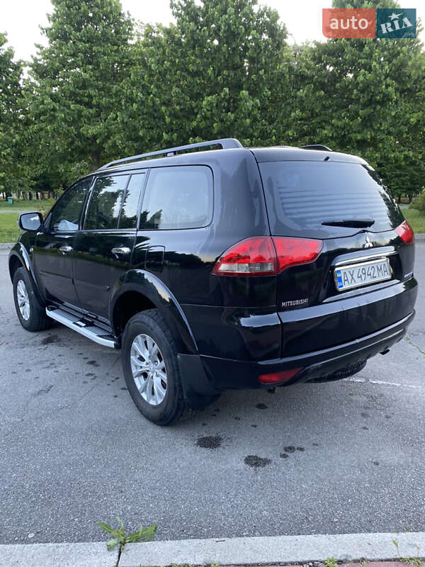 Позашляховик / Кросовер Mitsubishi Pajero Sport 2013 в Умані фото 14 Позашляховик / Кросовер Mitsubishi Pajero Sport 2013 в Умані