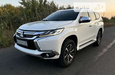 Внедорожник / Кроссовер Mitsubishi Pajero Sport 2017 в Киеве