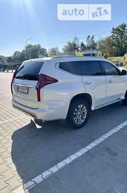 Позашляховик / Кросовер Mitsubishi Pajero Sport 2021 в Тернополі