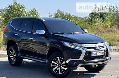 Внедорожник / Кроссовер Mitsubishi Pajero Sport 2017 в Киеве