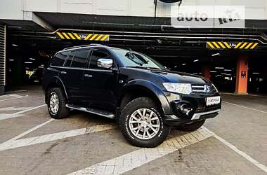 Внедорожник / Кроссовер Mitsubishi Pajero Sport 2014 в Киеве