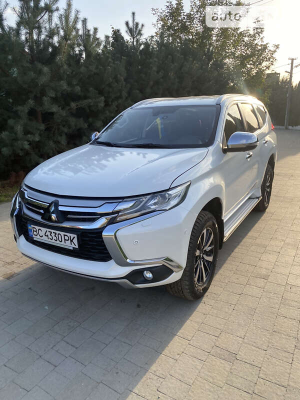 Mitsubishi Pajero Sport 2016
