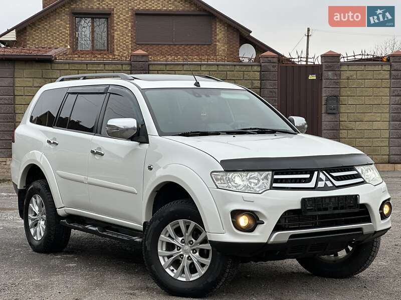 Позашляховик / Кросовер Mitsubishi Pajero Sport 2014 в Кам'янському