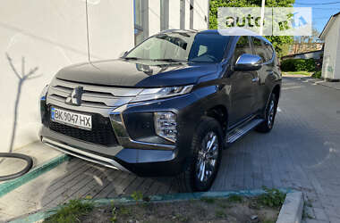 Внедорожник / Кроссовер Mitsubishi Pajero Sport 2020 в Ровно