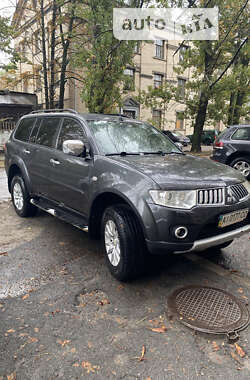 Позашляховик / Кросовер Mitsubishi Pajero Sport 2011 в Києві