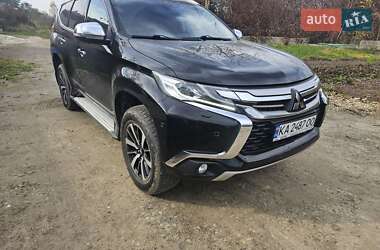 Позашляховик / Кросовер Mitsubishi Pajero Sport 2016 в Ходореві