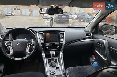 Внедорожник / Кроссовер Mitsubishi Pajero Sport 2021 в 