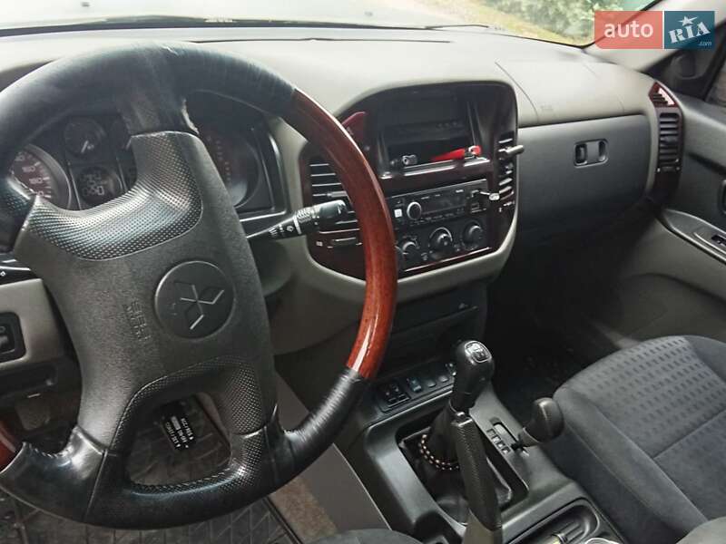 Внедорожник / Кроссовер Mitsubishi Pajero Sport 2000 в Лебедине