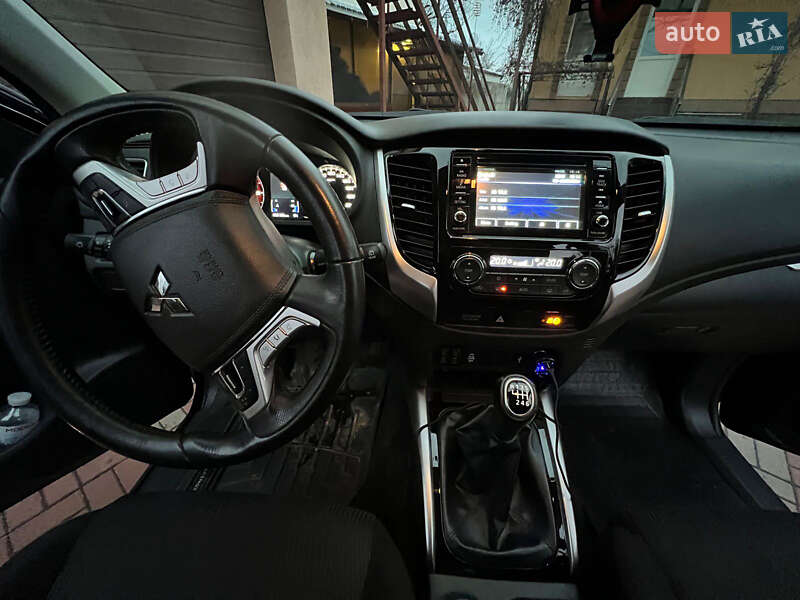 Внедорожник / Кроссовер Mitsubishi Pajero Sport 2019 в Киеве
