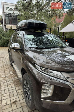Внедорожник / Кроссовер Mitsubishi Pajero Sport 2021 в 