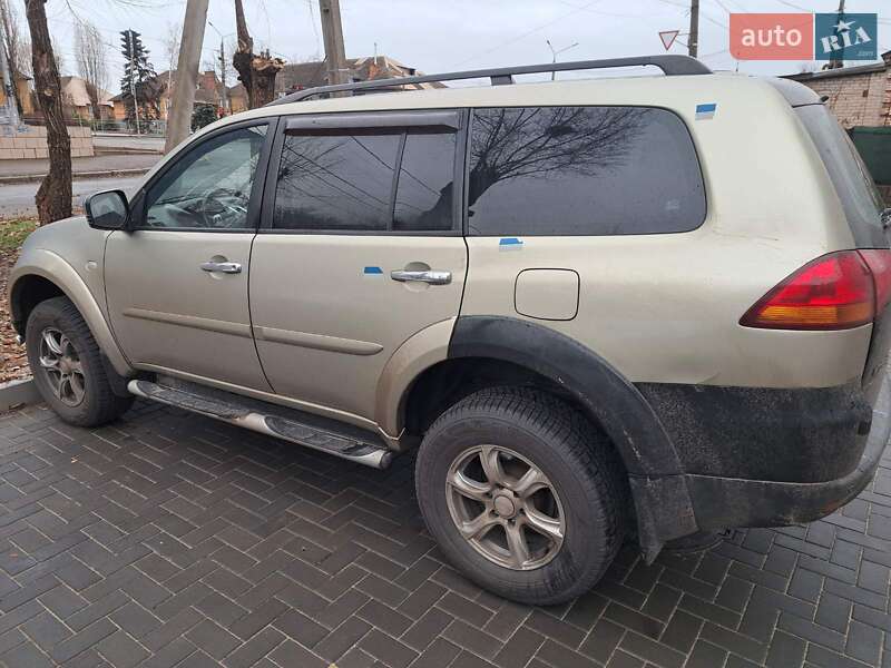 Позашляховик / Кросовер Mitsubishi Pajero Sport 2011 в Кривому Розі