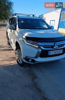 Позашляховик / Кросовер Mitsubishi Pajero Sport 2017 в Василькові